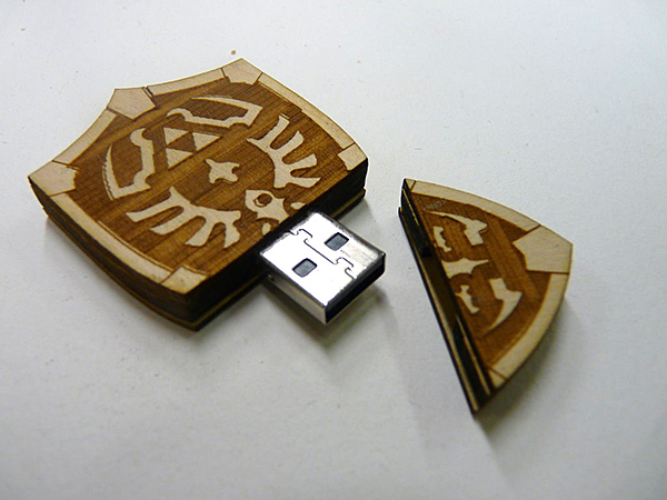 zelda-hylian-shield-usb-flash-drive-by-zantaff.jpg