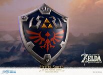 F4F BotW Hylian Shield PVC (Collector's Edition) - Official -26.jpg