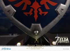 F4F BotW Hylian Shield PVC (Collector's Edition) - Official -14.jpg