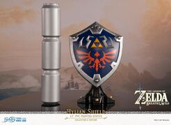 F4F BotW Hylian Shield PVC (Collector's Edition) - Official -39.jpg