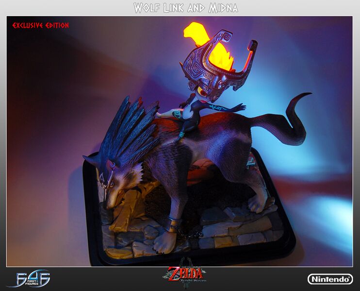 File:Wolf-Link-Midna-Exclusive-Statue-08.jpg
