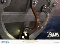 F4F BotW Hylian Shield PVC (Collector's Edition) - Official -19.jpg