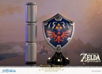 F4F BotW Hylian Shield PVC (Collector's Edition) - Official -10.jpg