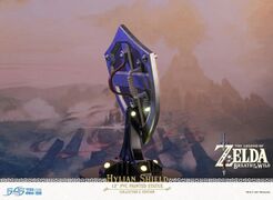 F4F BotW Hylian Shield PVC (Collector's Edition) - Official -04.jpg
