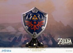 F4F BotW Hylian Shield PVC (Collector's Edition) - Official -09.jpg
