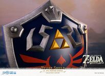 F4F BotW Hylian Shield PVC (Collector's Edition) - Official -15.jpg
