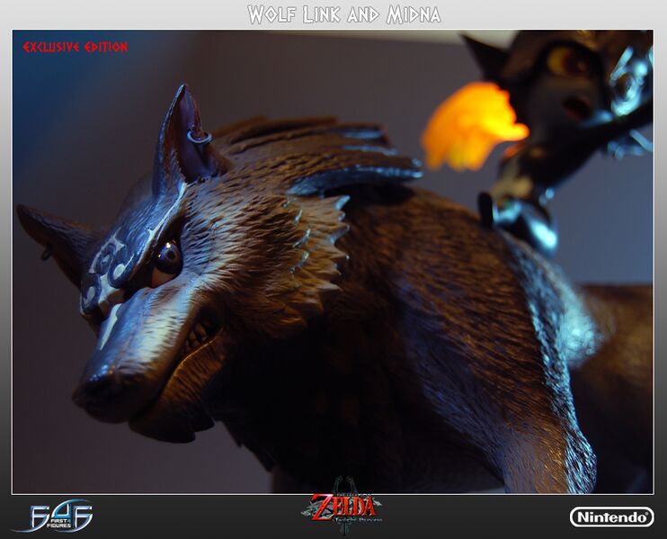 File:Wolf-Link-Midna-Exclusive-Statue-09.jpg