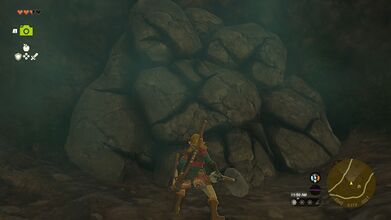 Link preparing to destroy the large rock