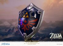 F4F BotW Hylian Shield PVC (Collector's Edition) - Official -27.jpg