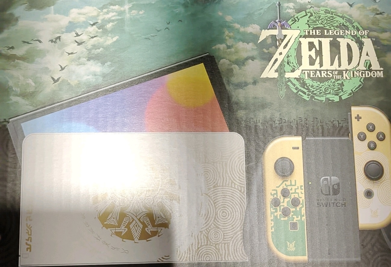 Nintendo Switch OLED Legend of Zelda: Tears of the Kingdom Edition retail  packaging and real-world images leak online -  News